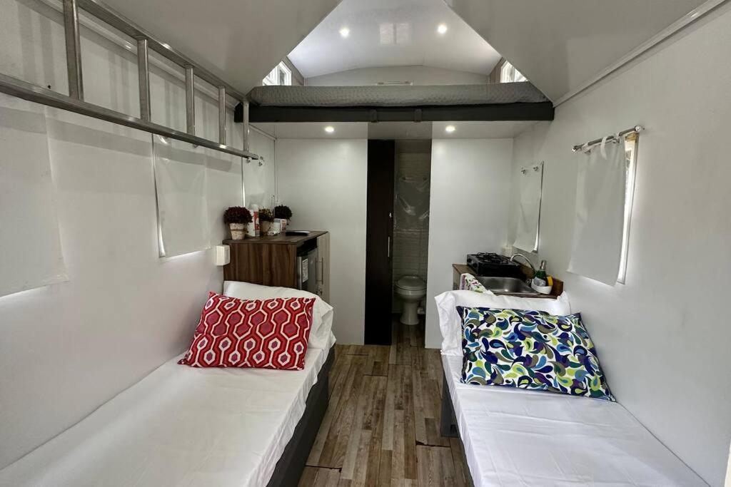 Tiny House On Wheels - Guayabal de Siquima