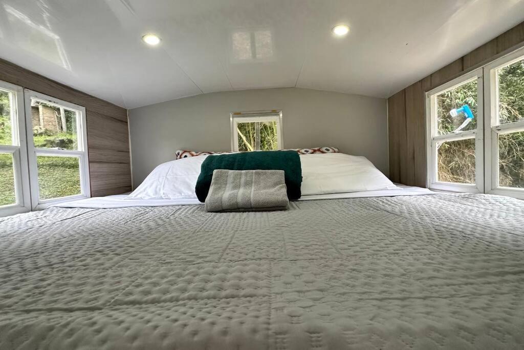 Tiny House On Wheels - Guayabal de Siquima