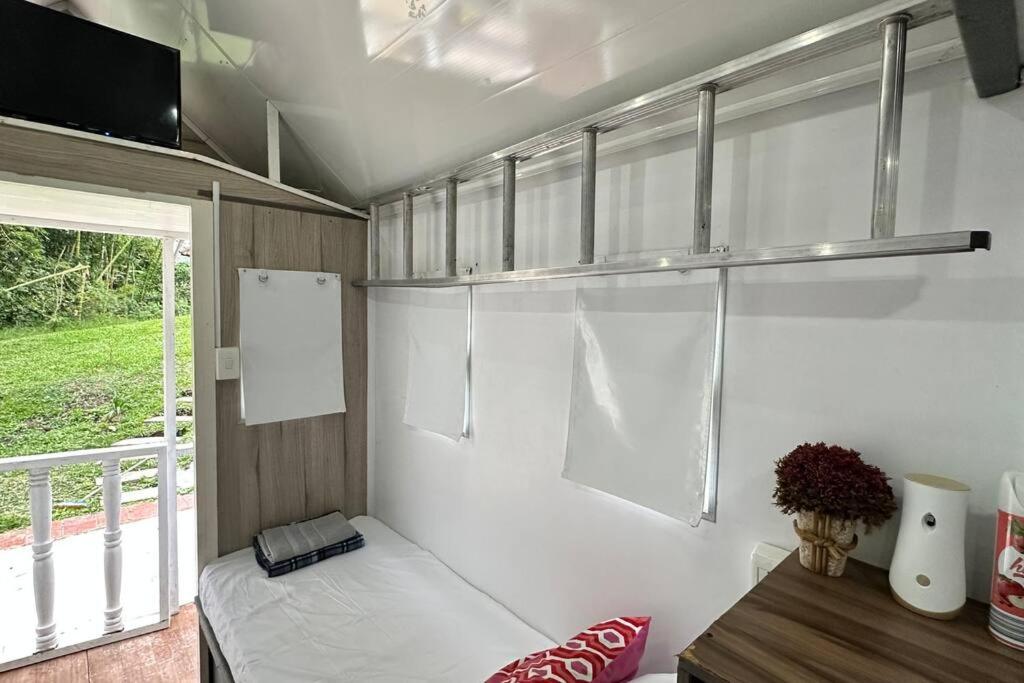 Tiny House On Wheels - Guayabal de Siquima