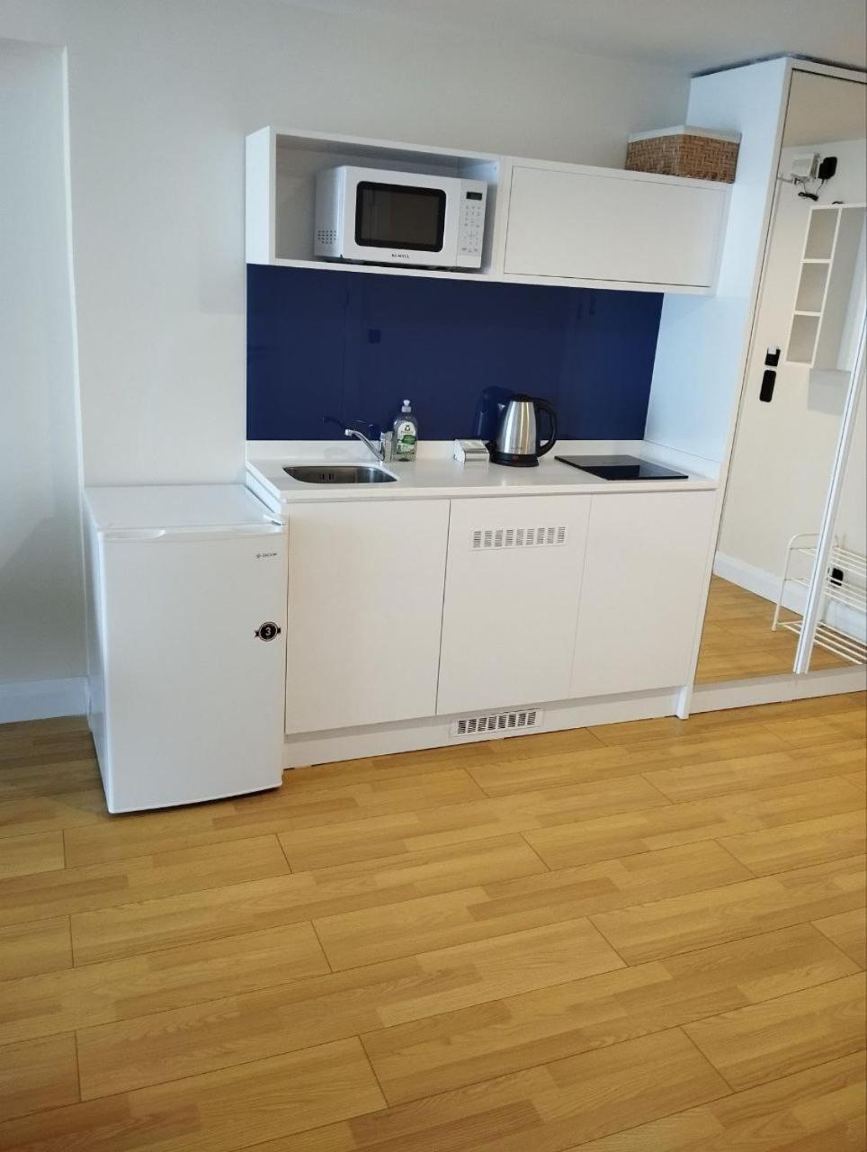Apartment with sea and mountain view view 4
