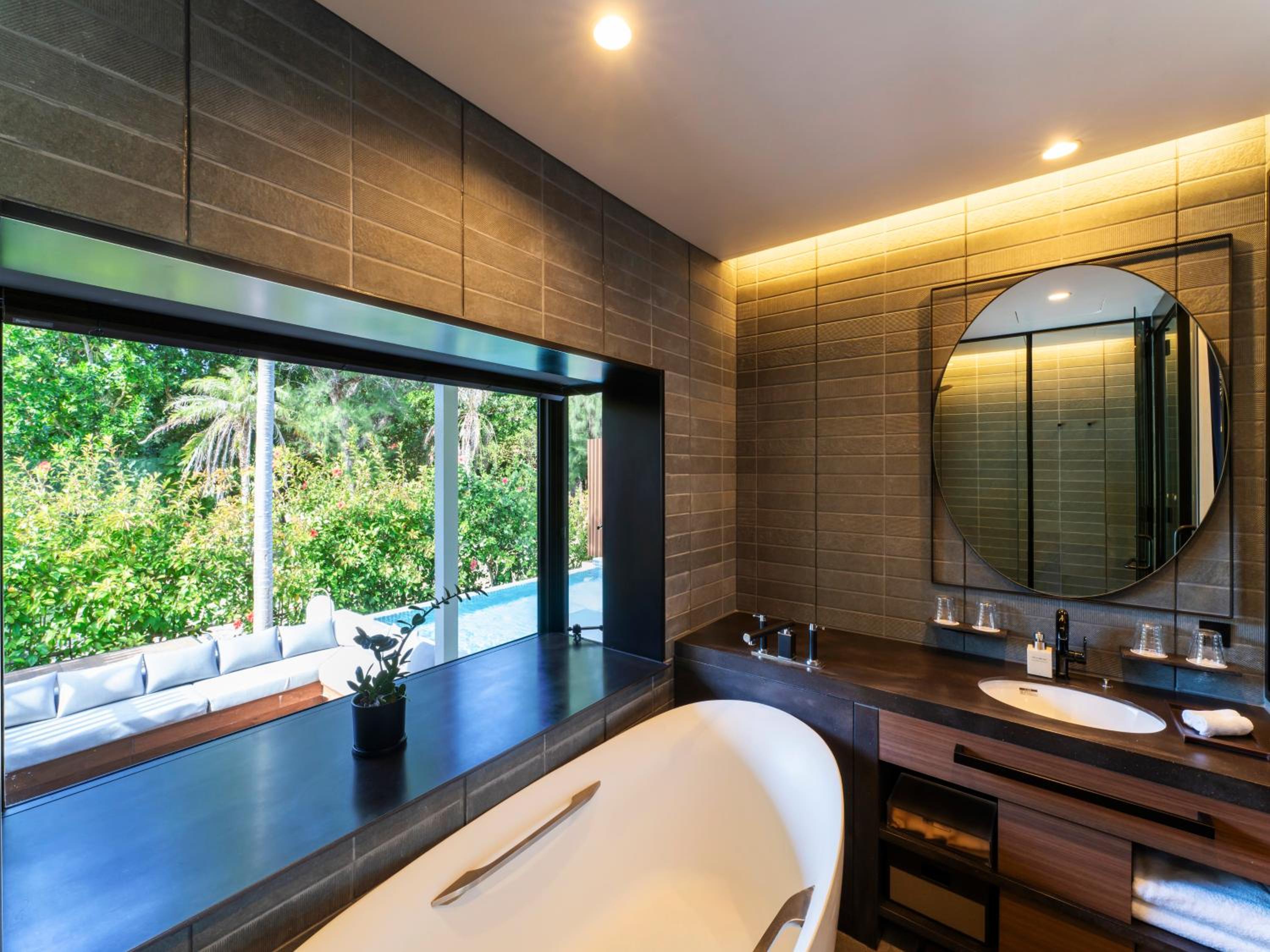 FUSAKI BEACH RESORT HOTEL & VILLAS