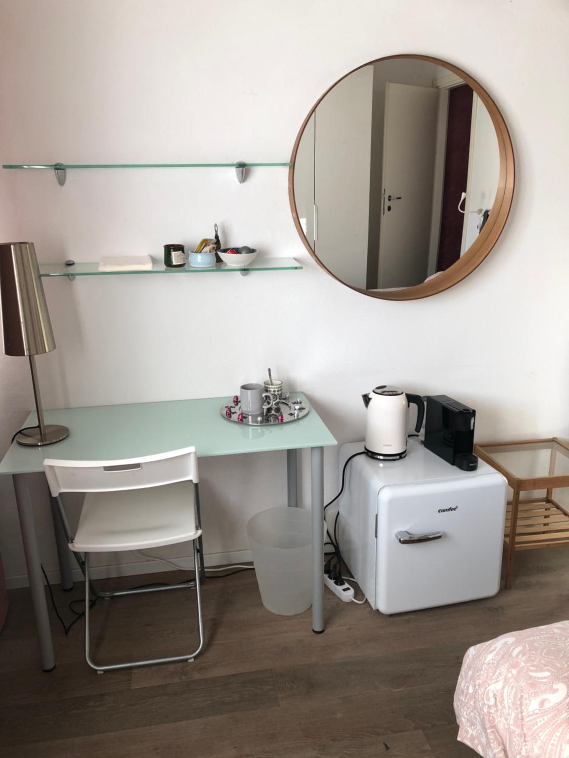 hotel room