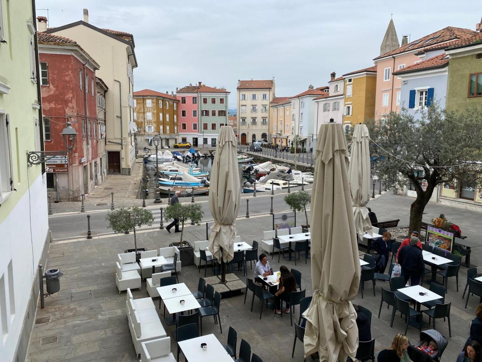 Al FRONTE MARE SUITES APARTMENTS