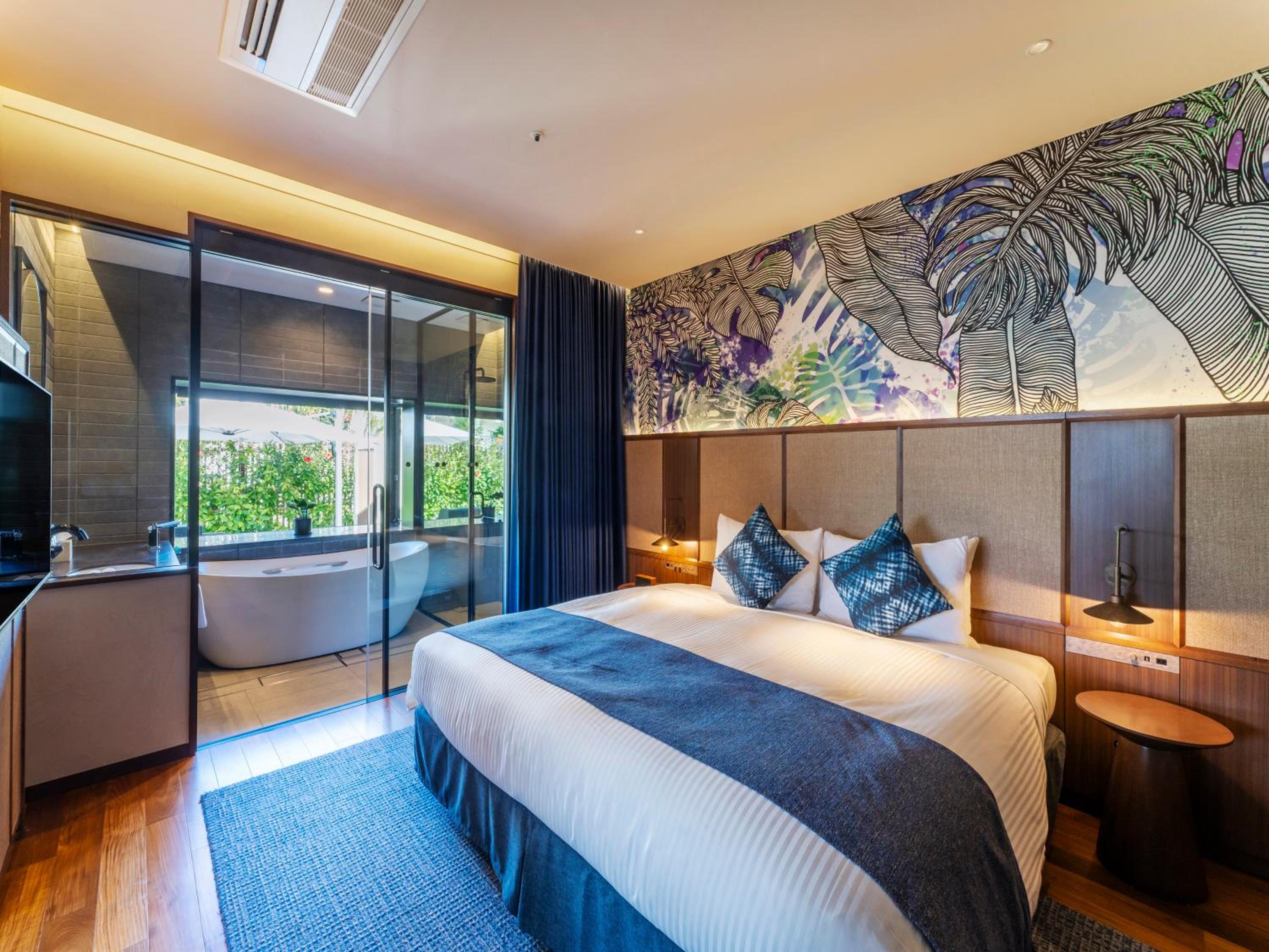 FUSAKI BEACH RESORT HOTEL & VILLAS