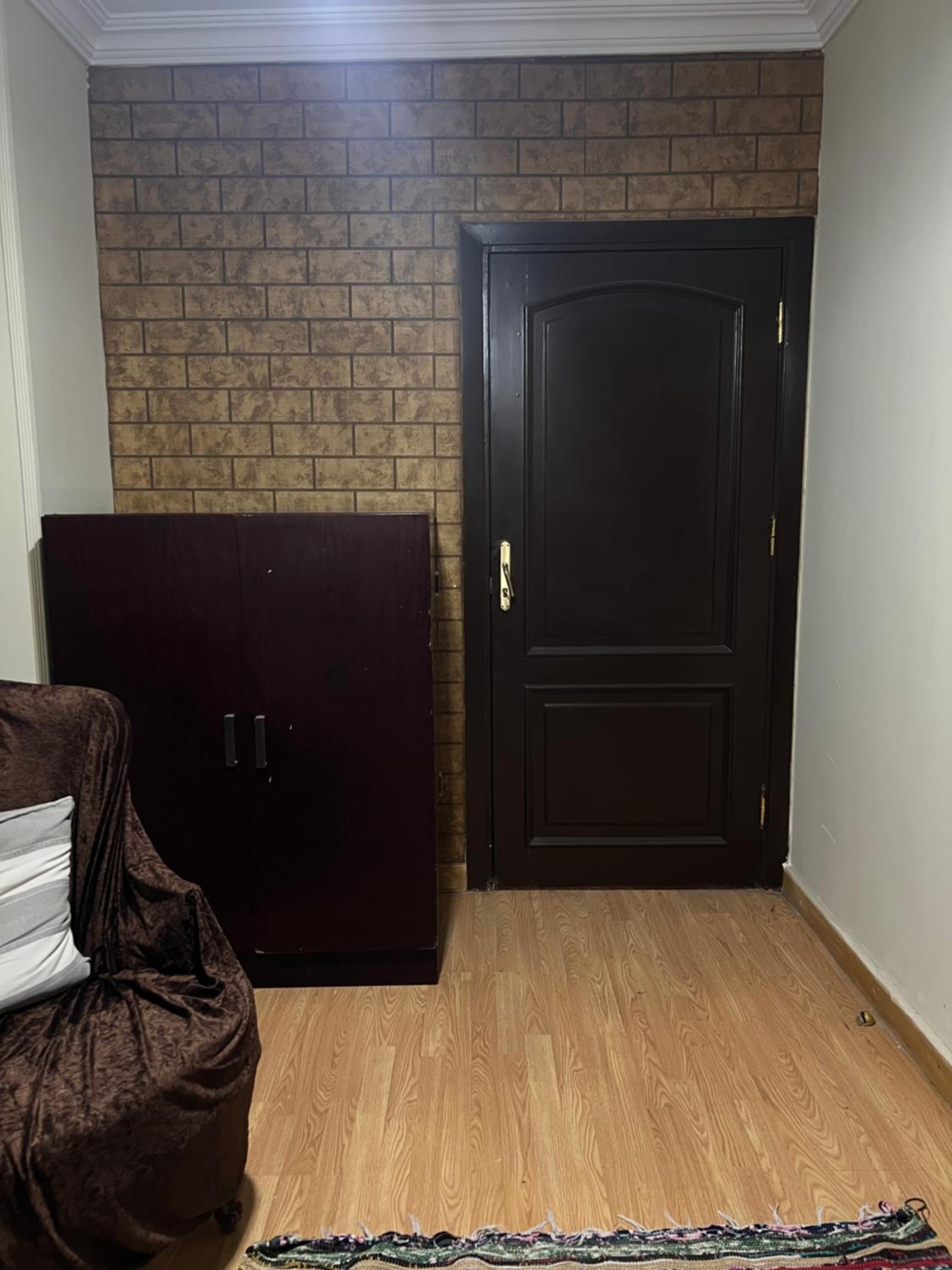 Room1 Degla 3br apt for singles and couples.
