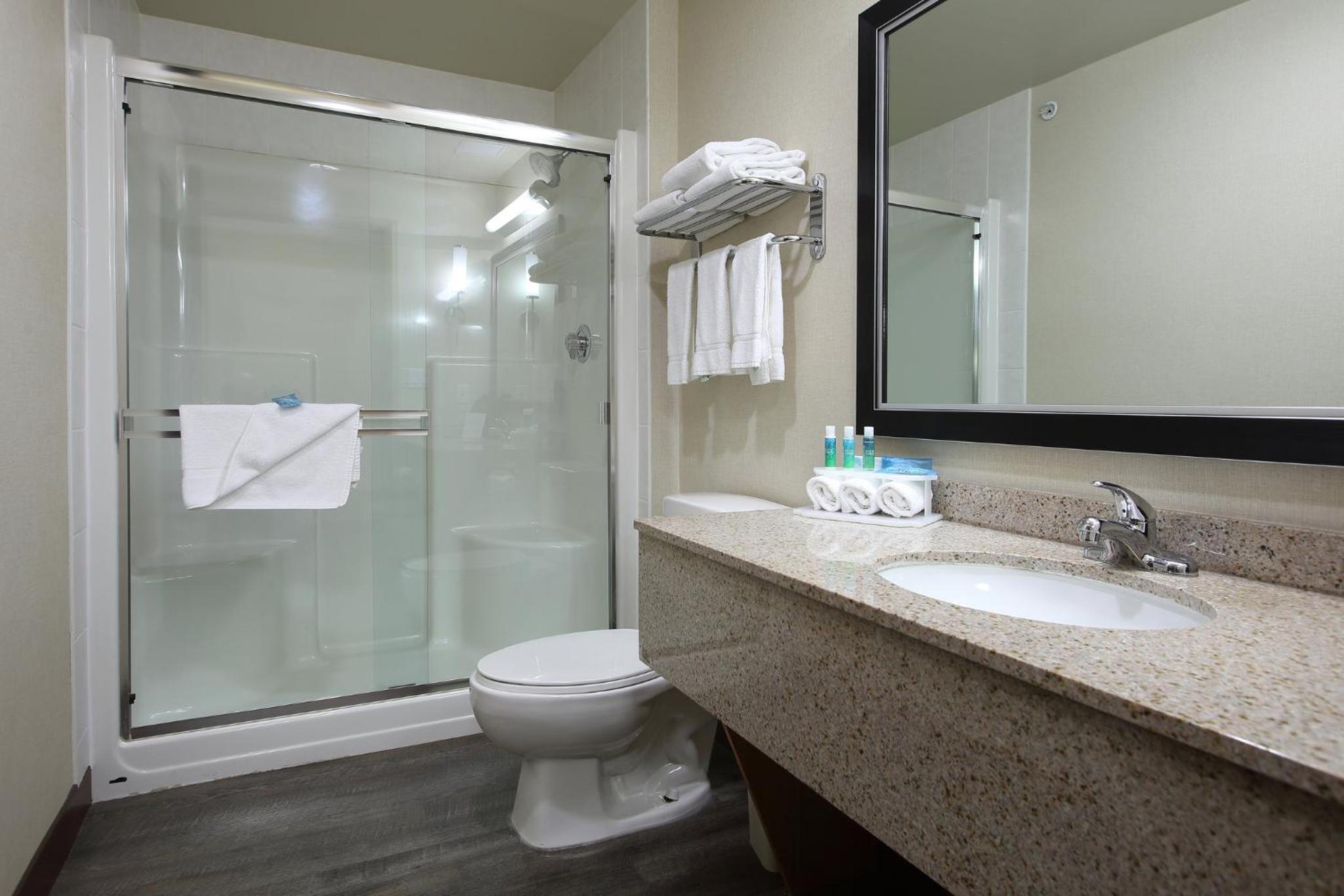 Vernon Vacations - Holiday Inn Express Hotel  Suites Vernon, an IHG Hotel - Property Image 19
