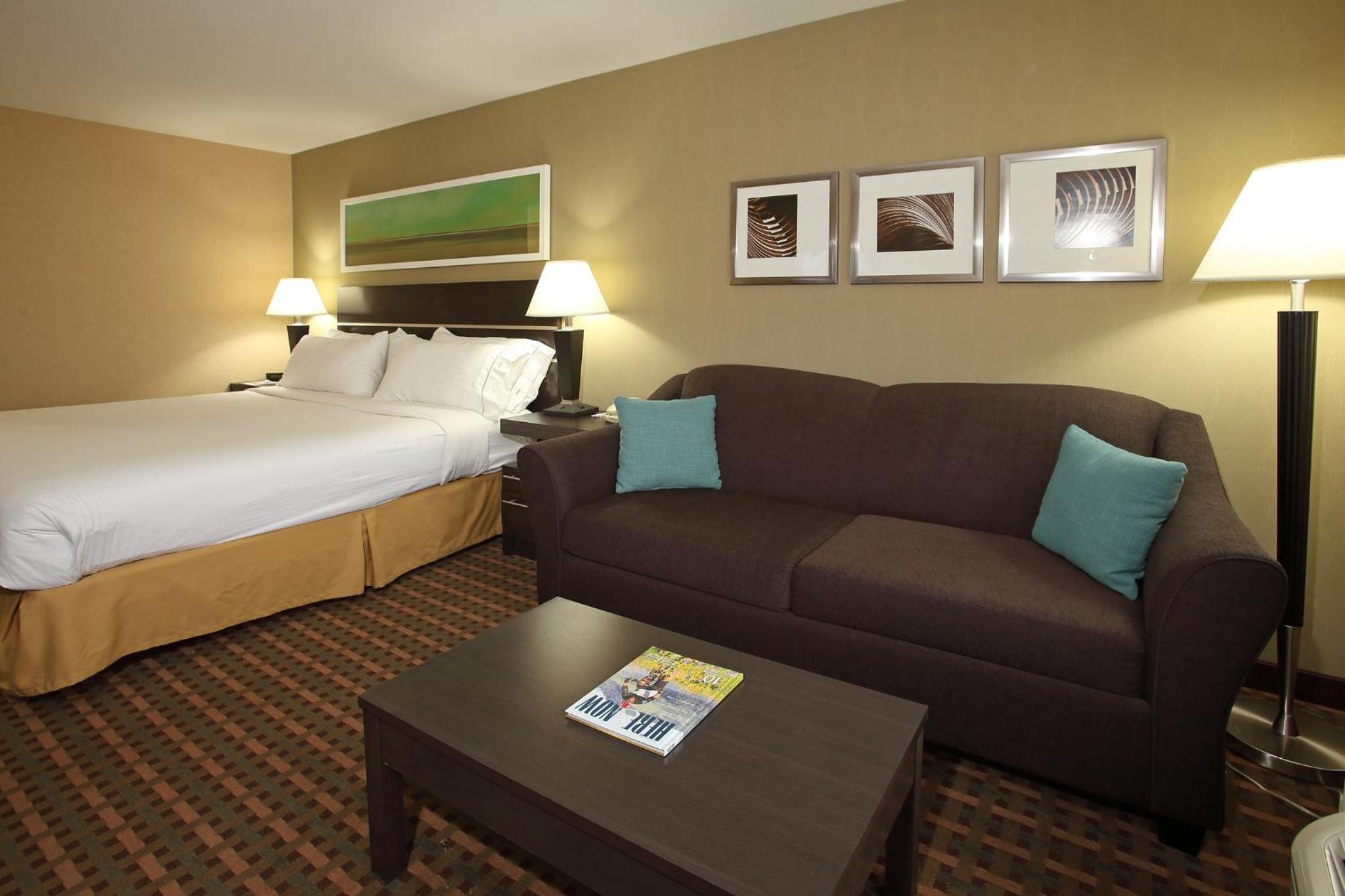 Vernon Vacations - Holiday Inn Express Hotel  Suites Vernon, an IHG Hotel - Property Image 12