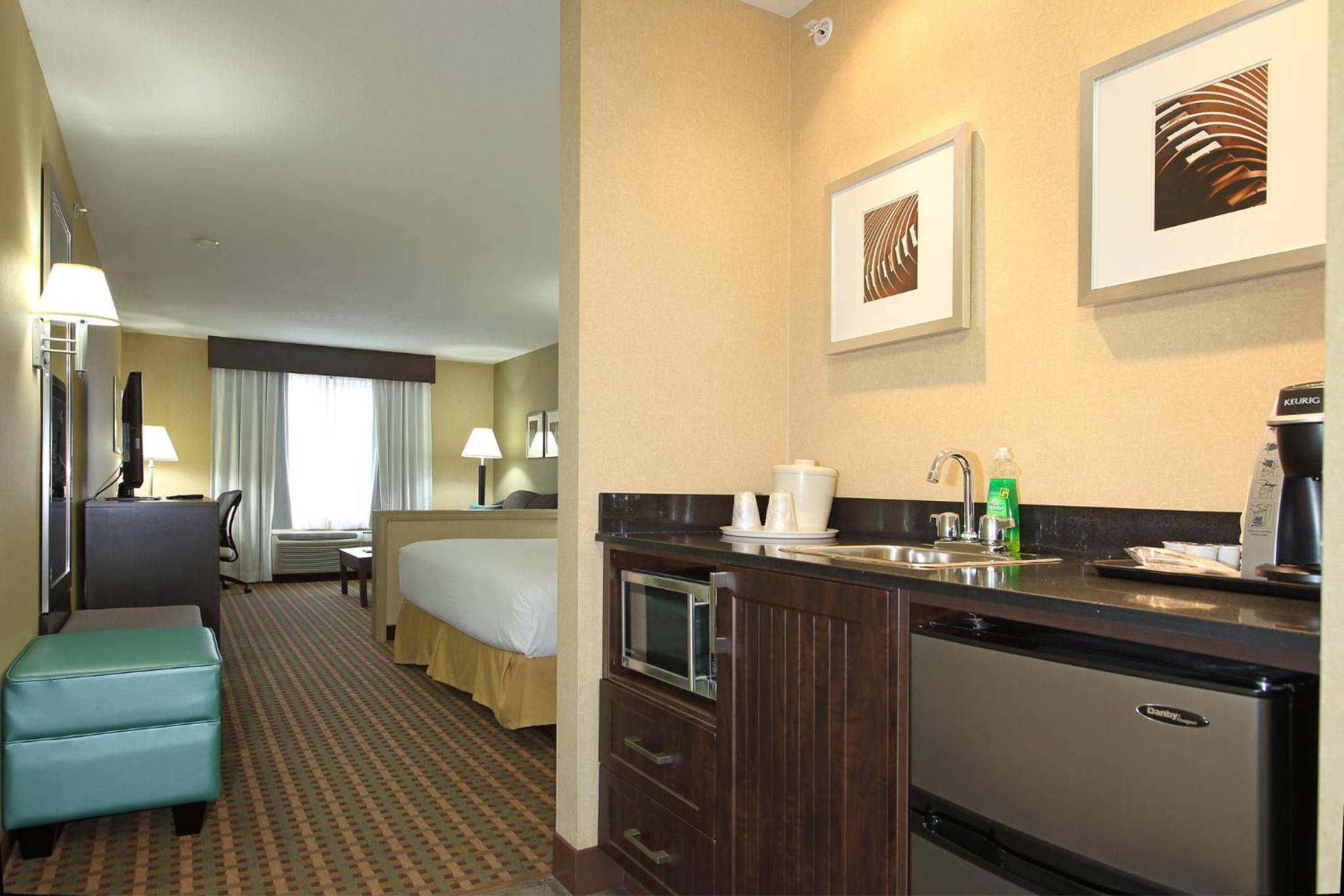 Vernon Vacations - Holiday Inn Express Hotel  Suites Vernon, an IHG Hotel - Property Image 50