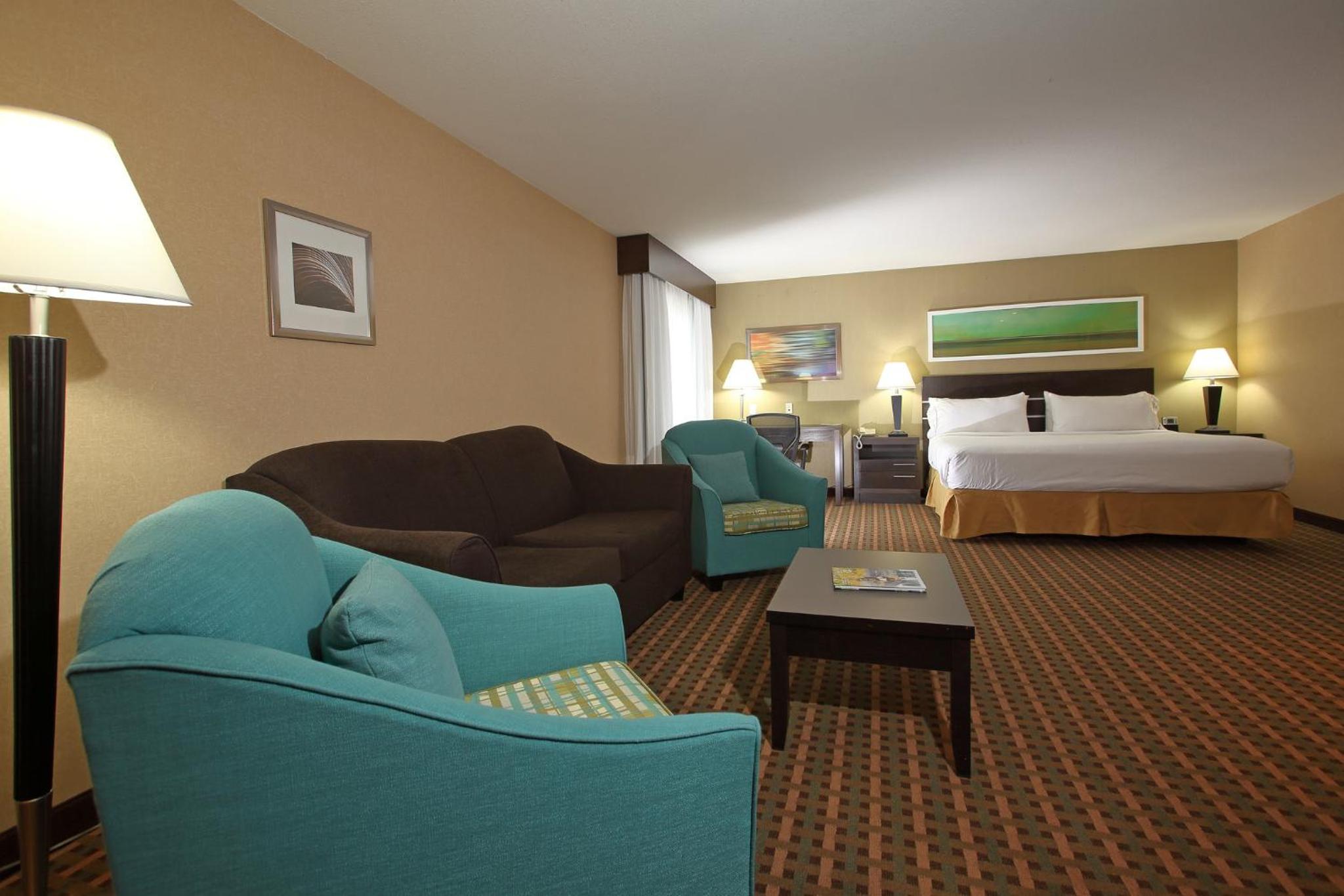 Vernon Vacations - Holiday Inn Express Hotel  Suites Vernon, an IHG Hotel - Property Image 1