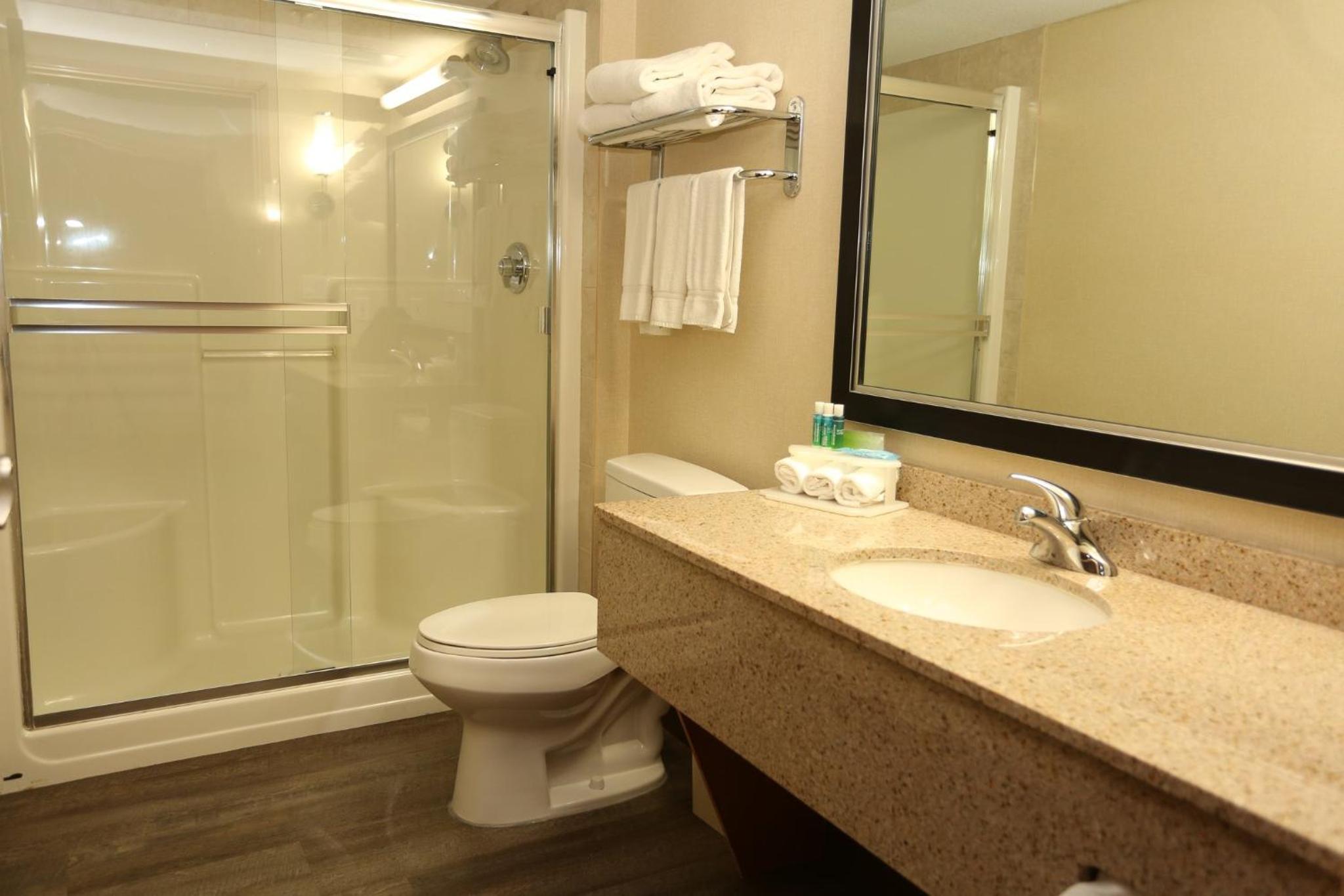 Vernon Vacations - Holiday Inn Express Hotel  Suites Vernon, an IHG Hotel - Property Image 66