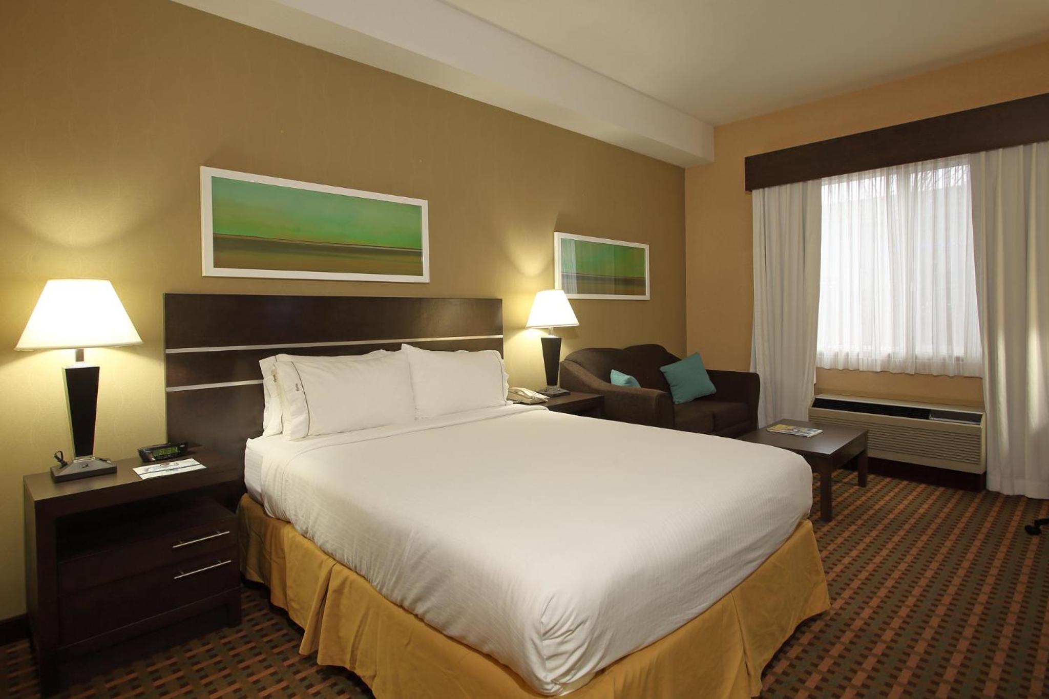 Vernon Vacations - Holiday Inn Express Hotel  Suites Vernon, an IHG Hotel - Property Image 14