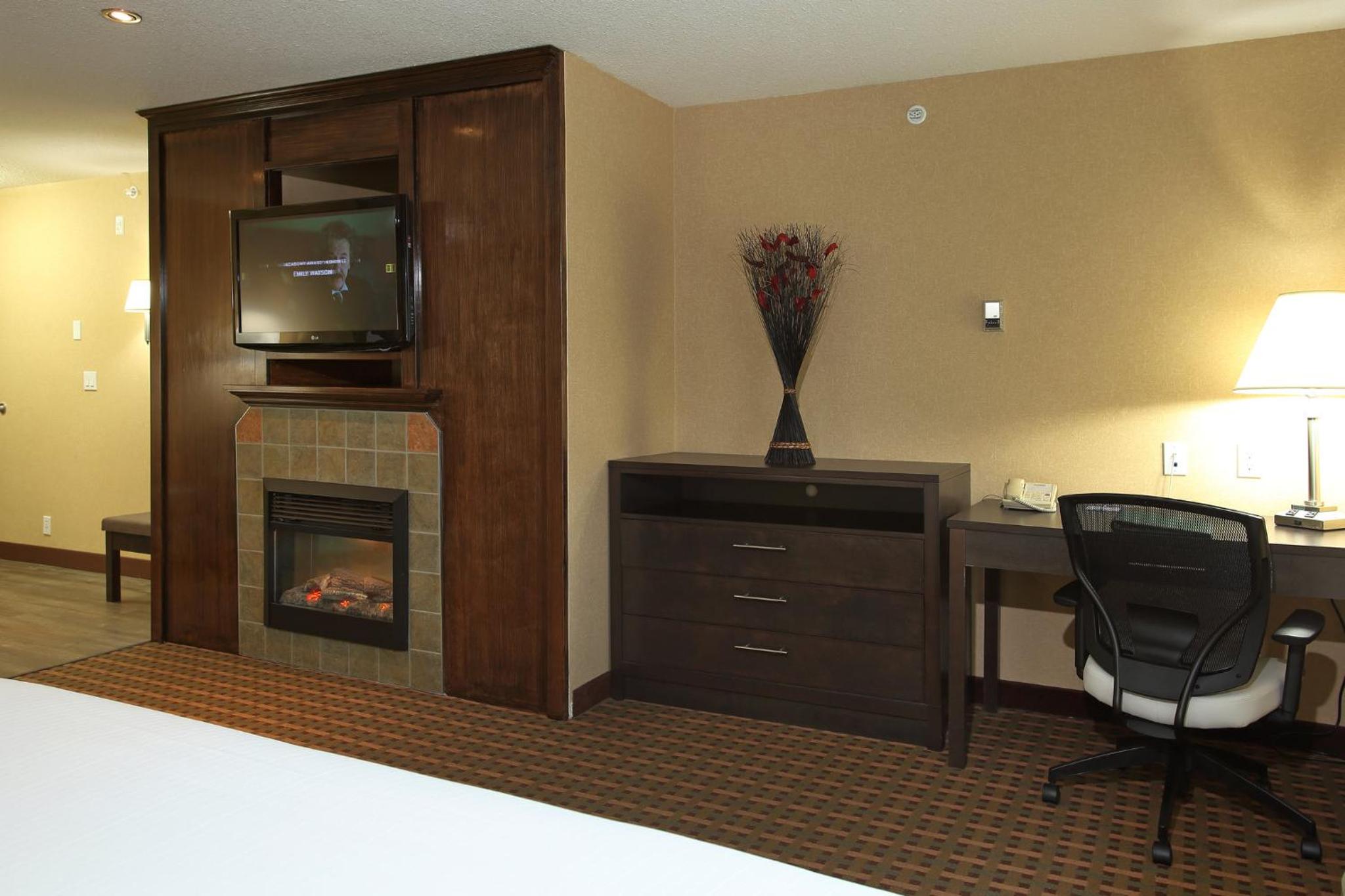 Vernon Vacations - Holiday Inn Express Hotel  Suites Vernon, an IHG Hotel - Property Image 8