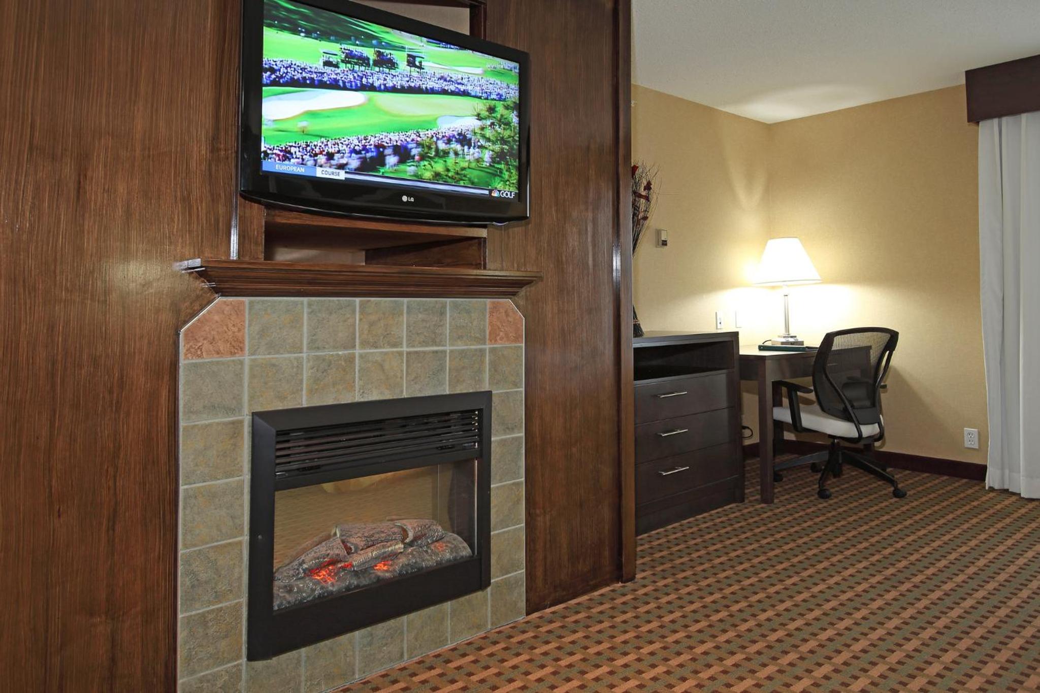 Vernon Vacations - Holiday Inn Express Hotel  Suites Vernon, an IHG Hotel - Property Image 10