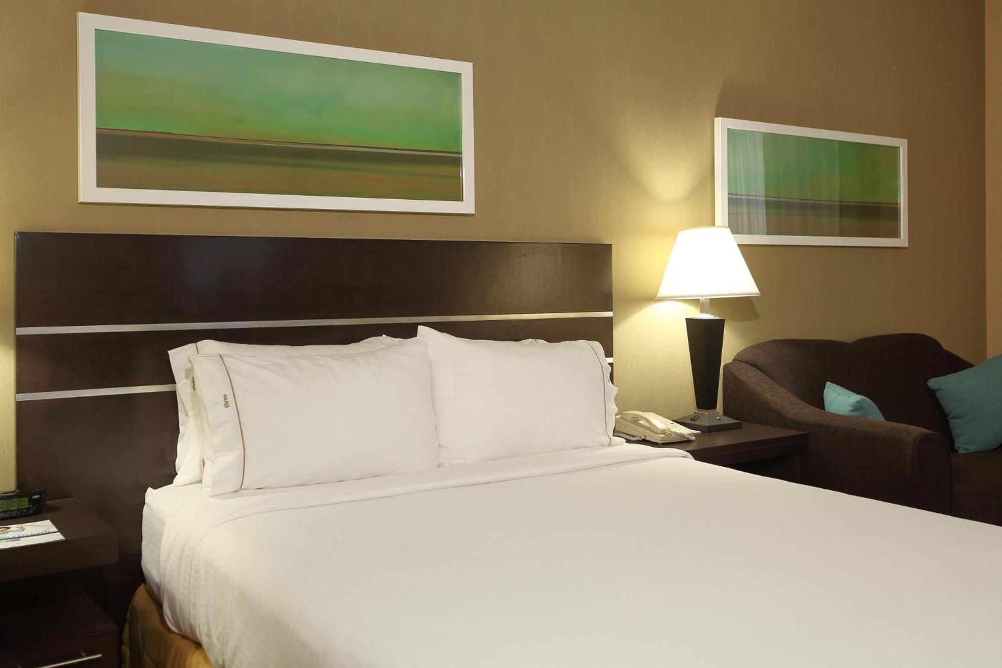 Vernon Vacations - Holiday Inn Express Hotel  Suites Vernon, an IHG Hotel - Property Image 11