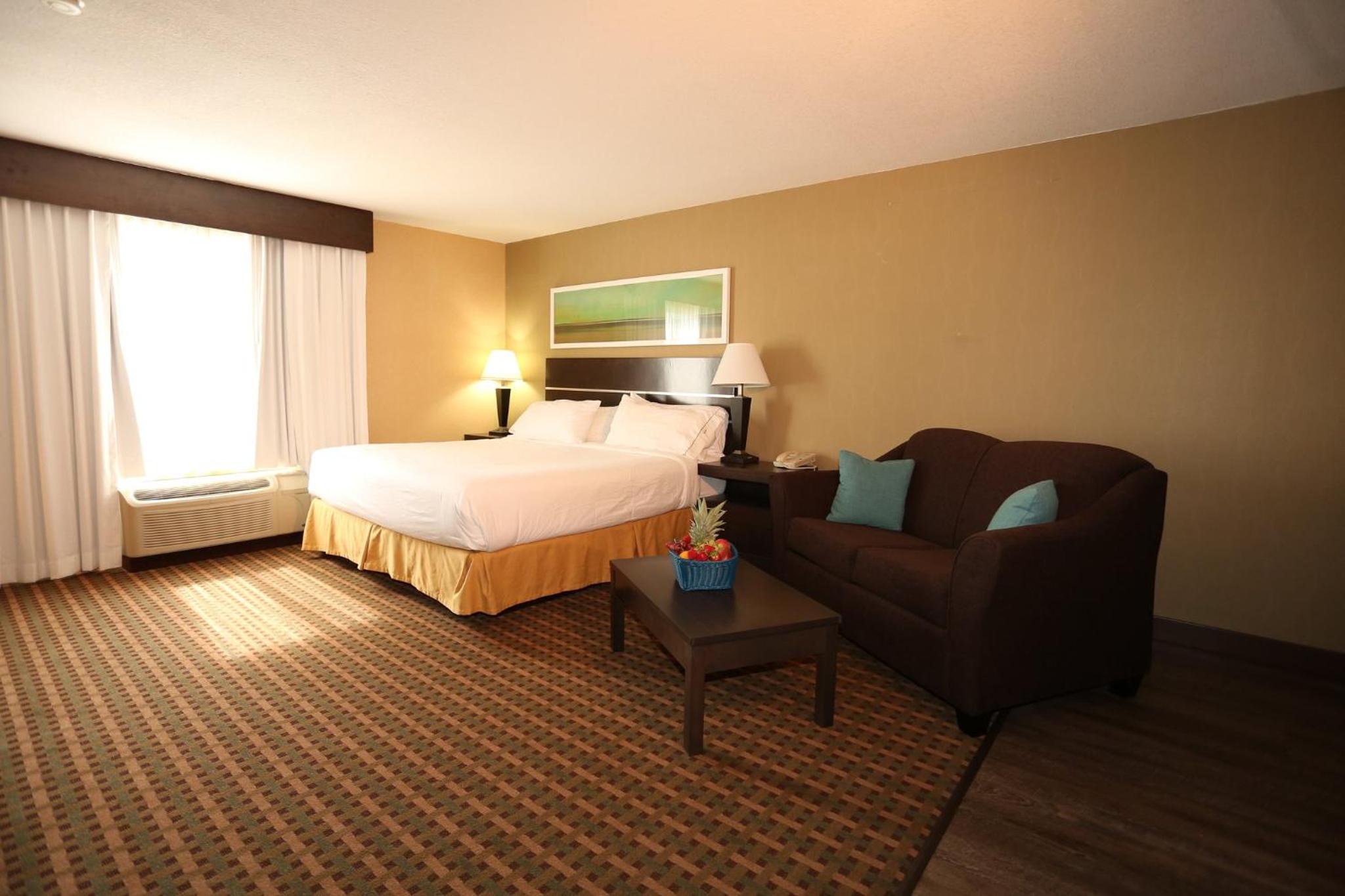 Vernon Vacations - Holiday Inn Express Hotel  Suites Vernon, an IHG Hotel - Property Image 56