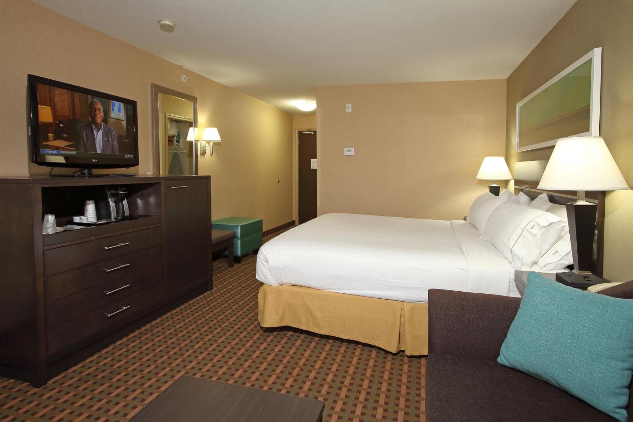 Vernon Vacations - Holiday Inn Express Hotel  Suites Vernon, an IHG Hotel - Property Image 15