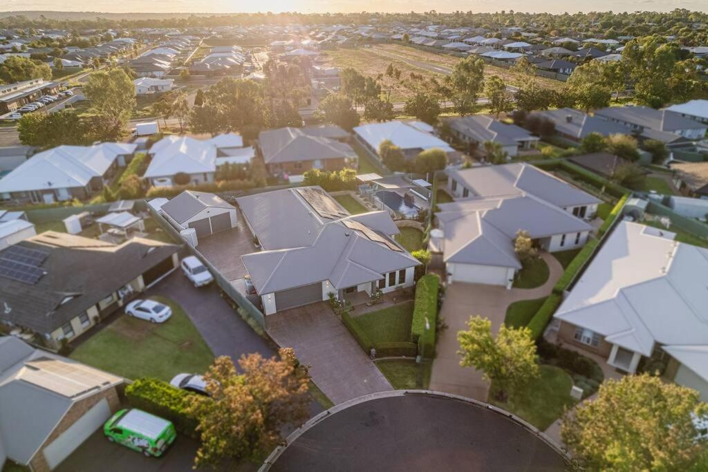 Dubbo’s Hidden Gem: Luxurious Poolside Living