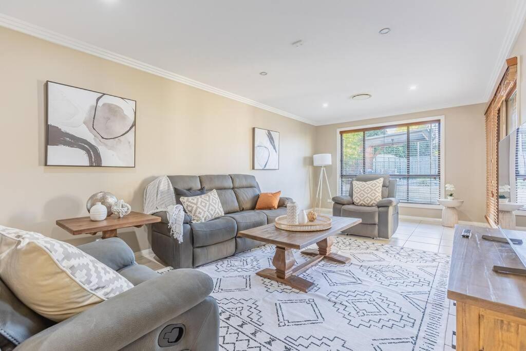 Dubbo’s Hidden Gem: Luxurious Poolside Living