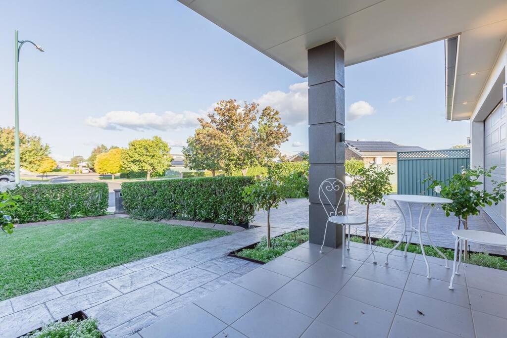 Dubbo’s Hidden Gem: Luxurious Poolside Living