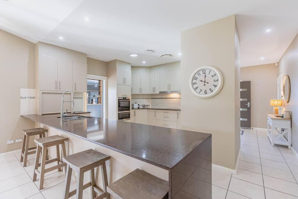 Dubbo’s Hidden Gem: Luxurious Poolside Living