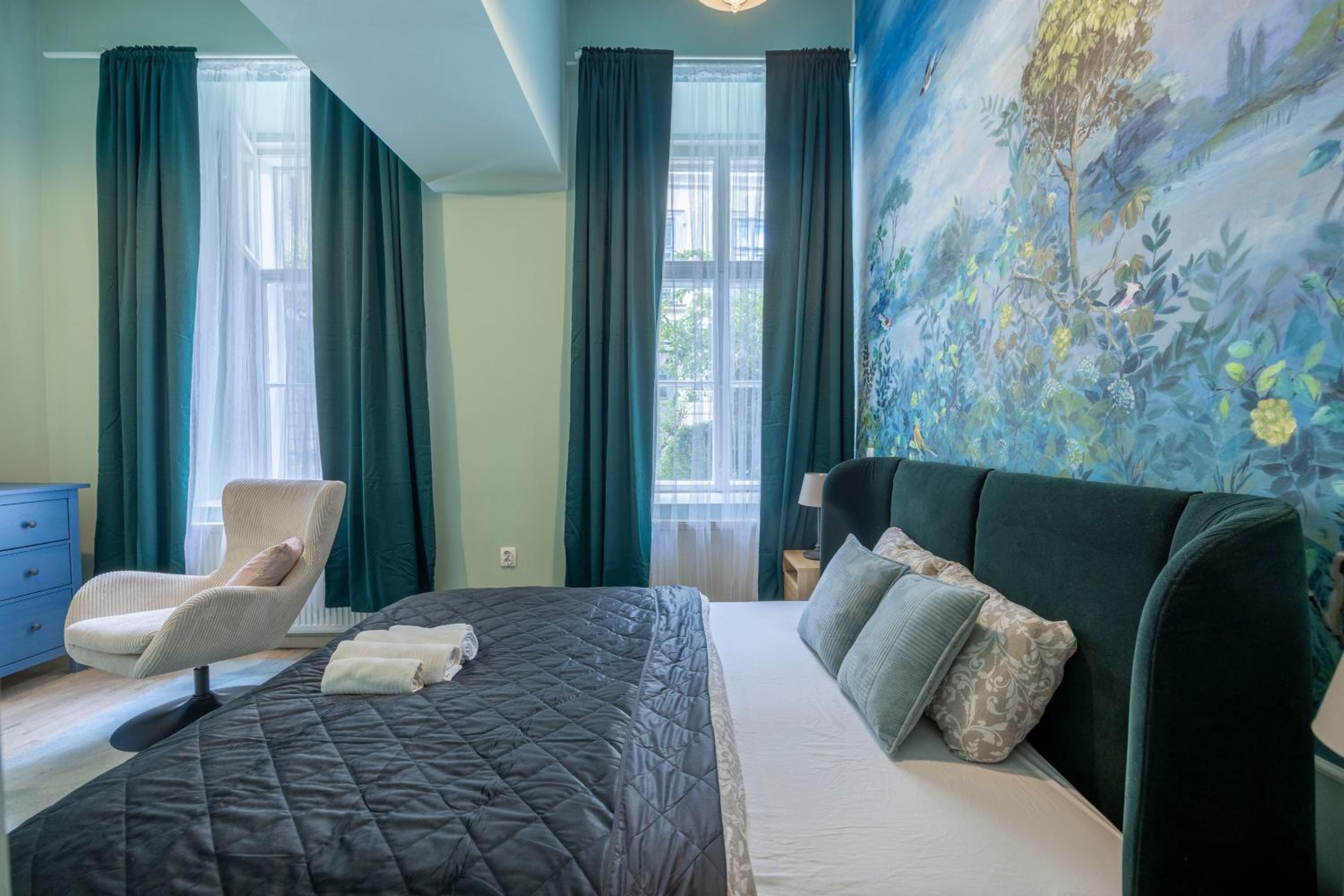 Hidden Gem with Terrace on the Andrássy Fashion Road