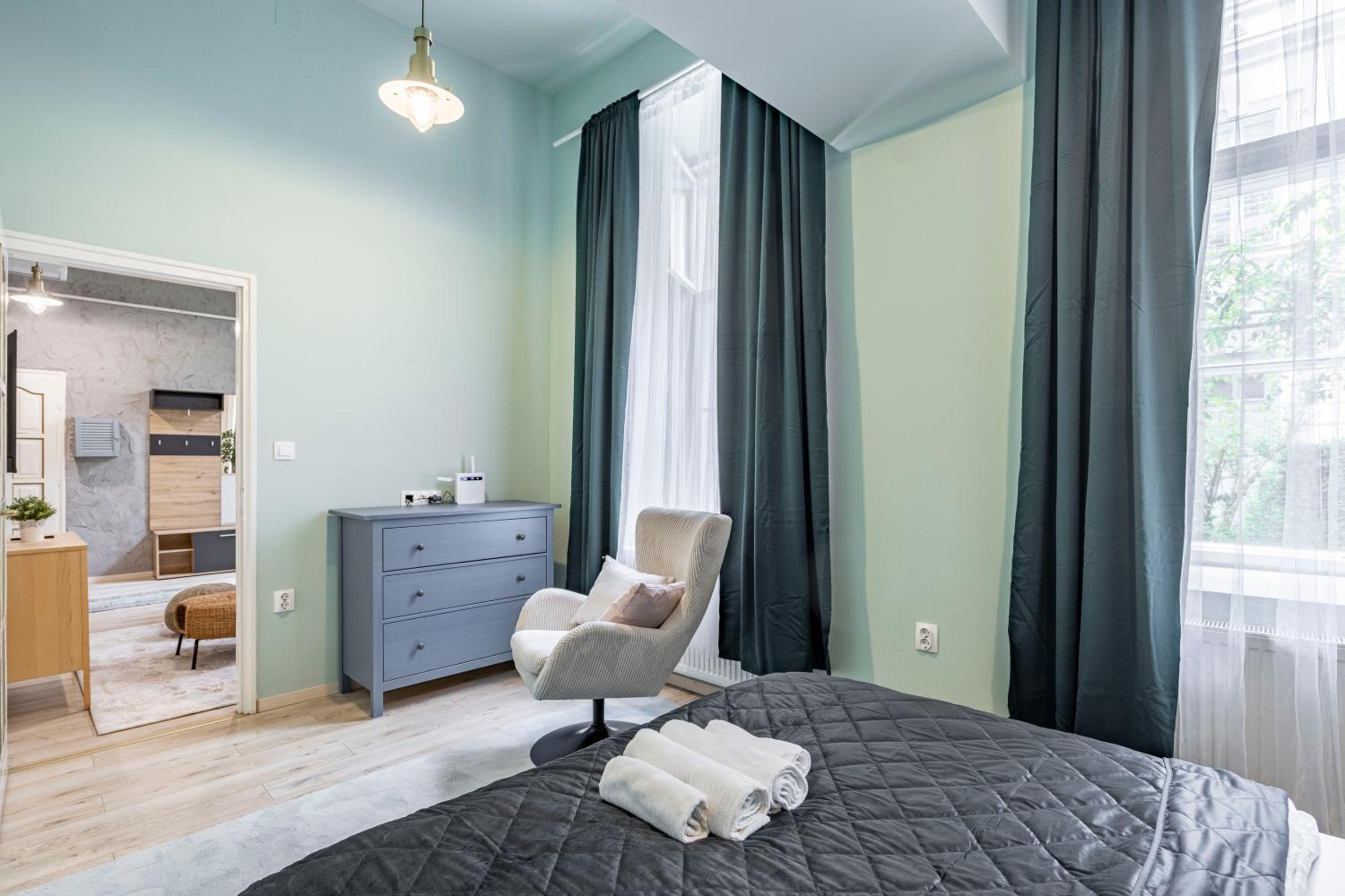 Hidden Gem with Terrace on the Andrássy Fashion Road
