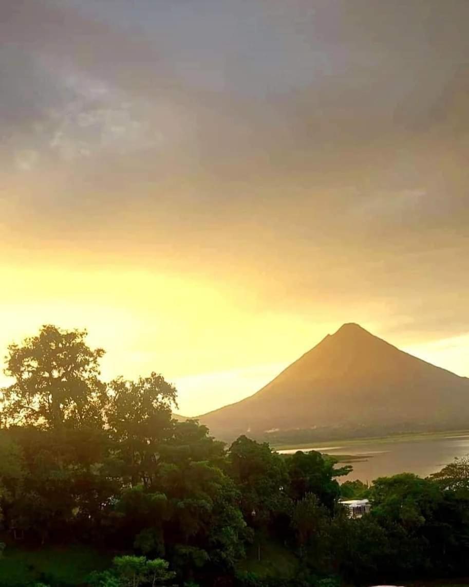Sunset Inn Arenal B&B