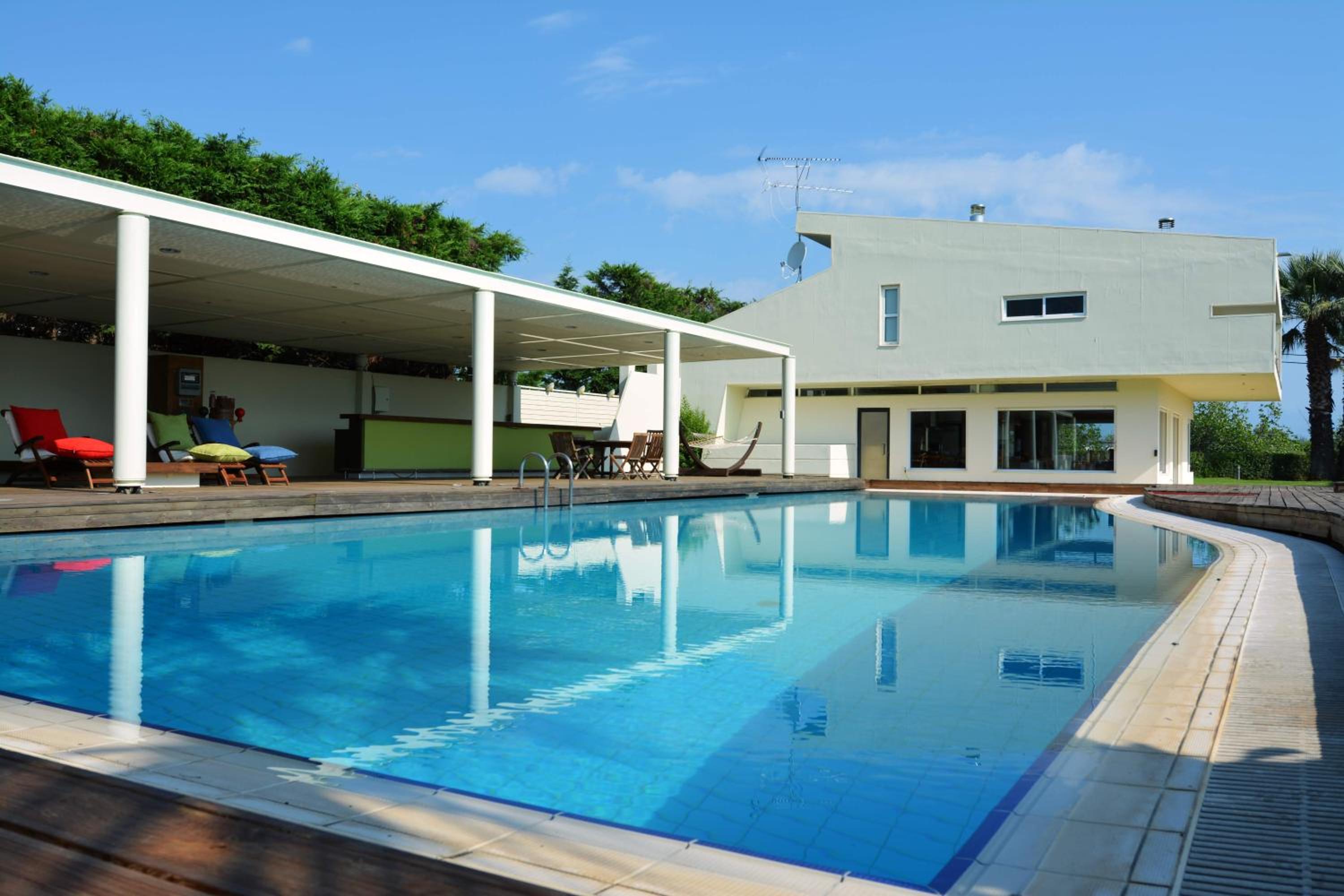 Villa Temptation