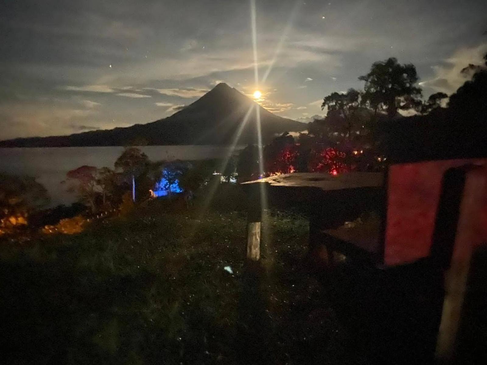 Sunset Inn Arenal B&B