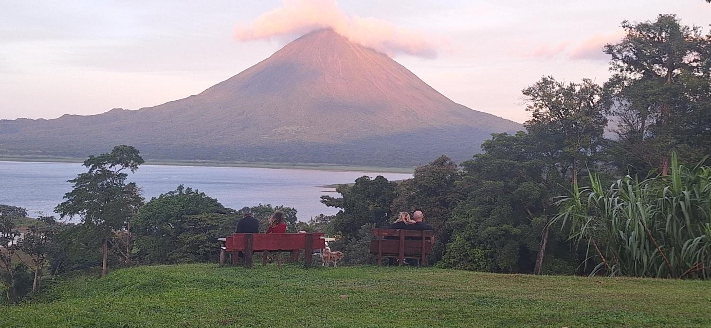 Sunset Inn Arenal B&B