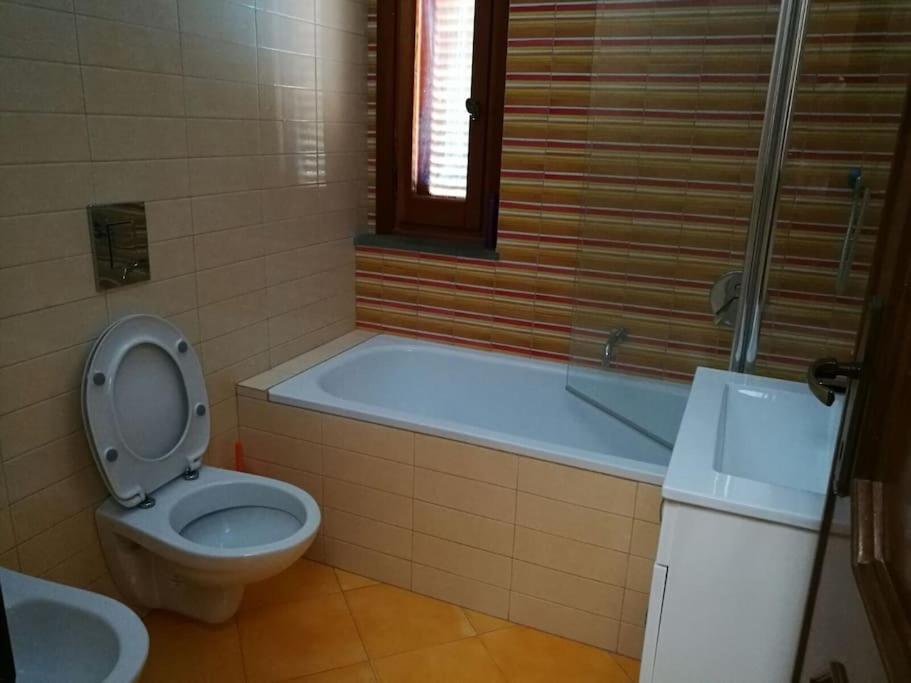 Villa c/Piscina 100mt dal mare Roma G