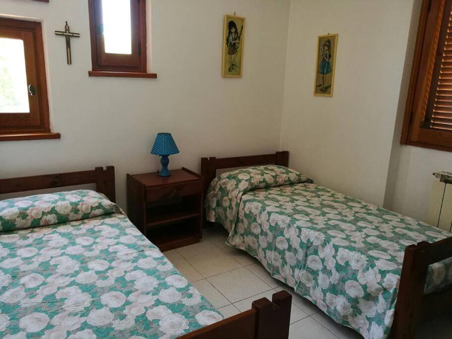 Villa c/Piscina 100mt dal mare Roma G
