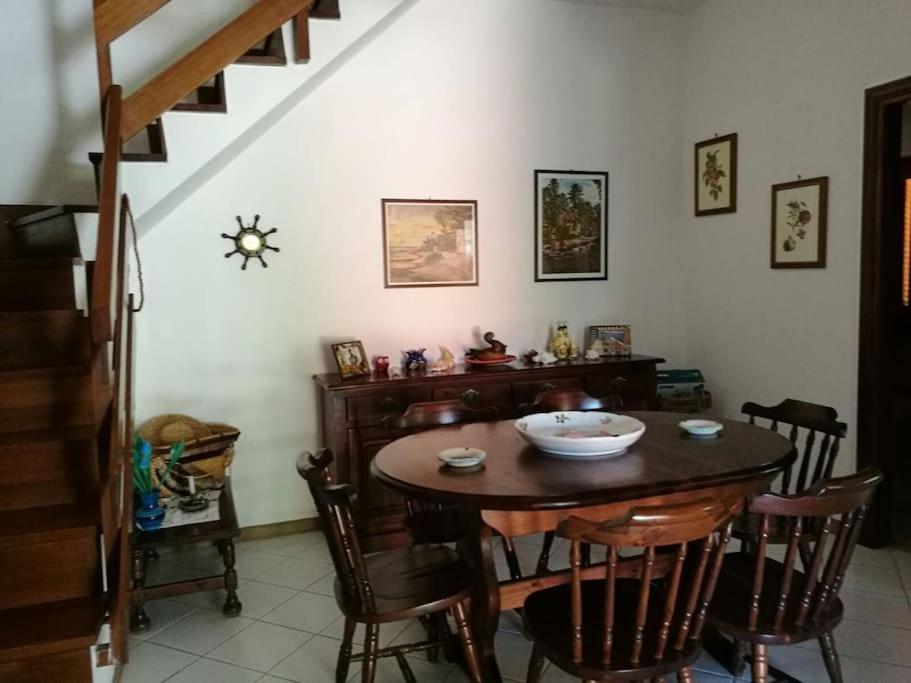Villa c/Piscina 100mt dal mare Roma G