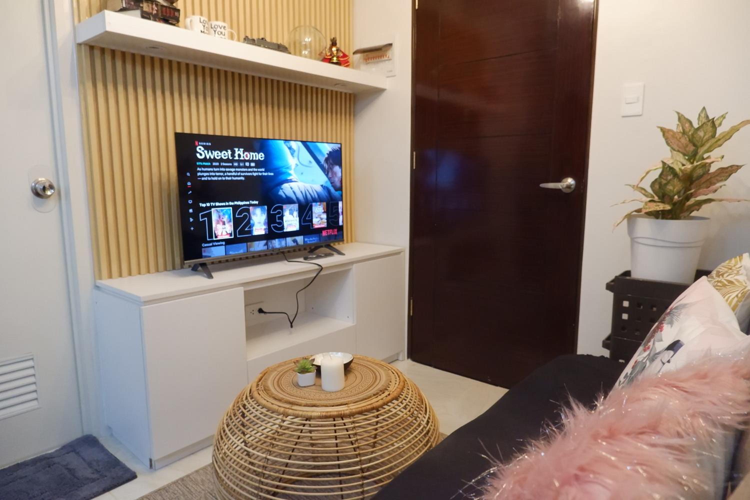 CJ Cozy BnB at Deca Condo Banilad view 5