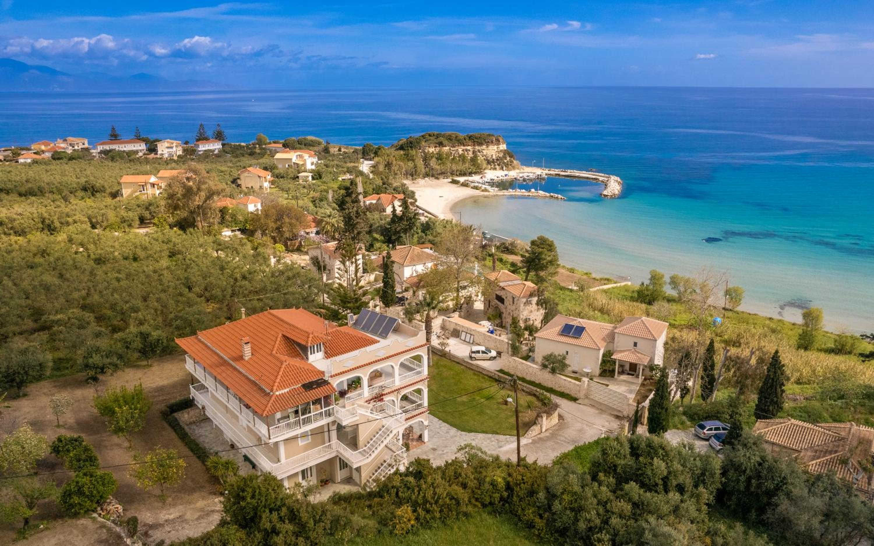 Swan Apartment 3 photo 2