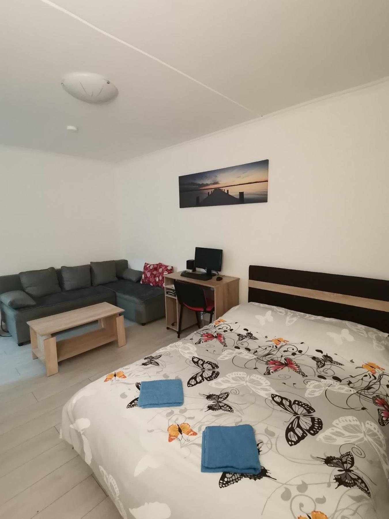 United Kingdom Niksic view 4