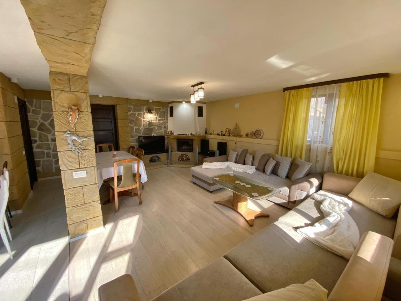 Casa Polen Comarnic view 2