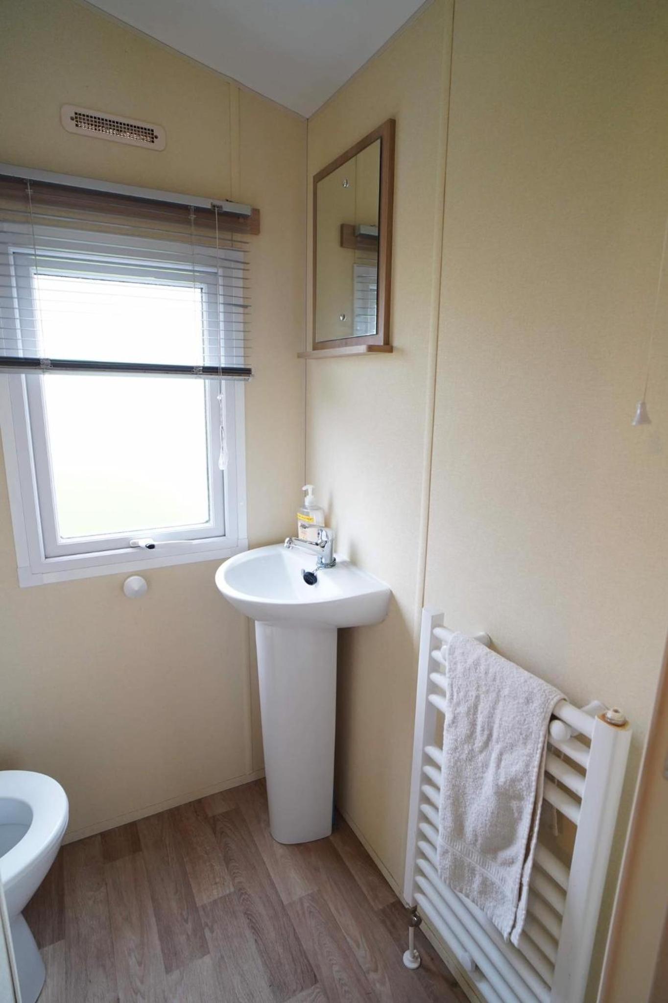 2 bedroom caravan in hunstanton free wi-fi view 5