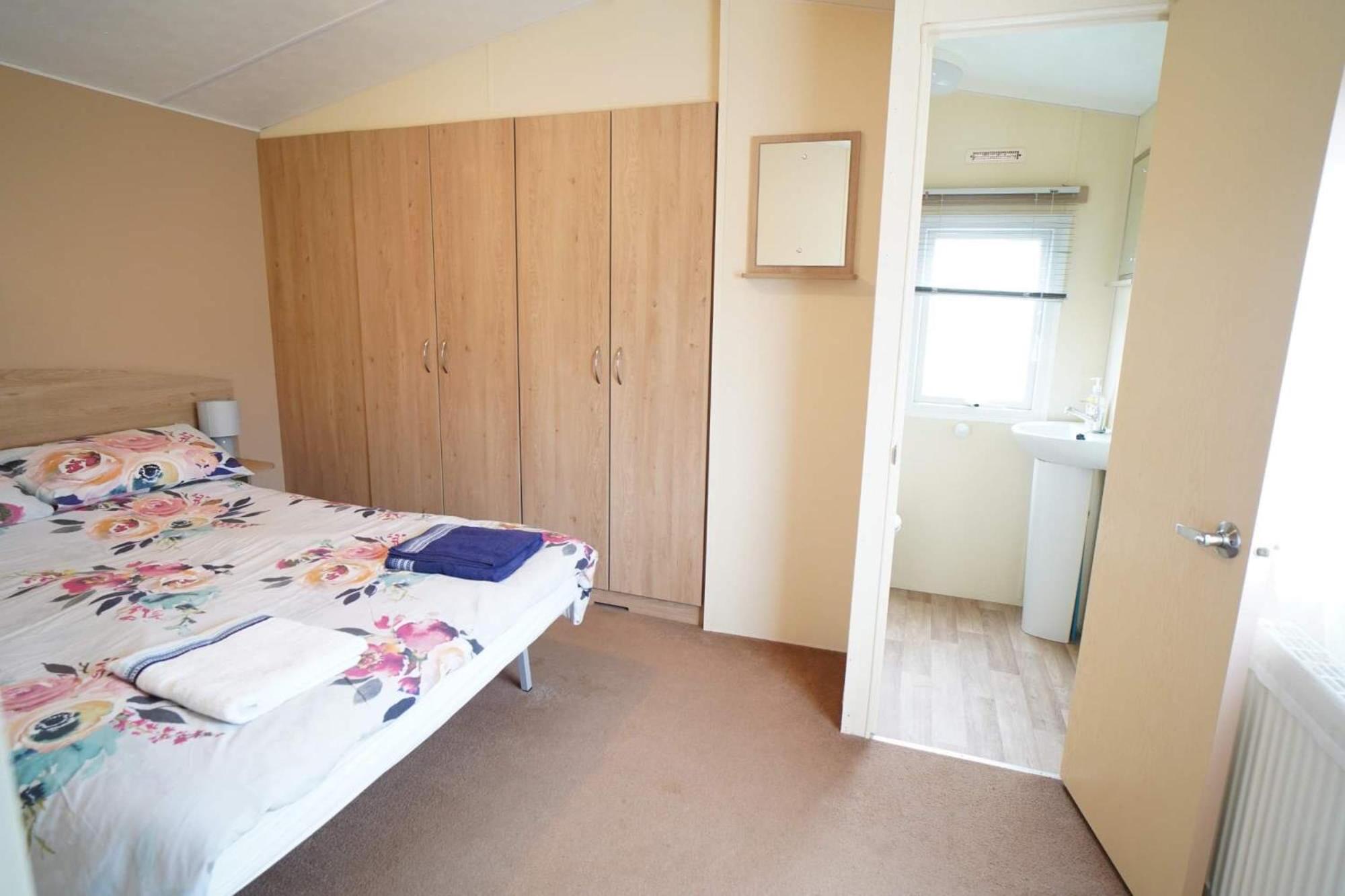 2 bedroom caravan in hunstanton free wi-fi view 2