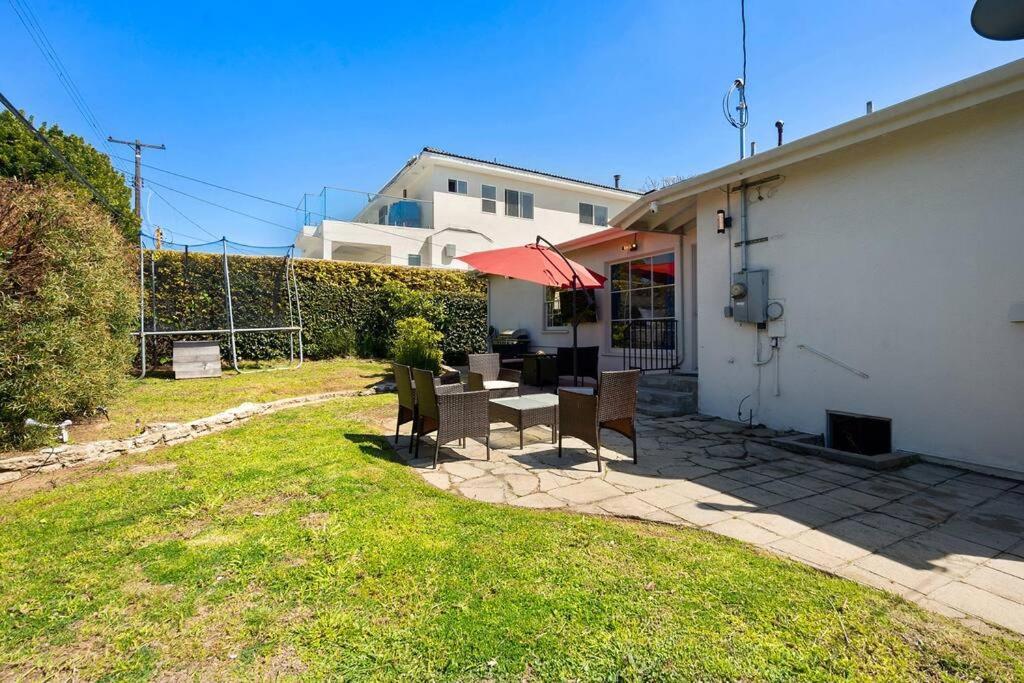 West LA's Best Family or Group Rental Oasis! Beaches/SoFi/LAX/Firepit/BBQ/and More!