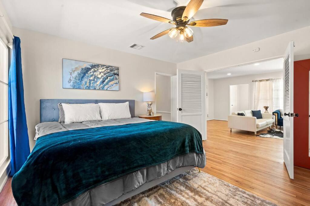 West LA's Best Family or Group Rental Oasis! Beaches/SoFi/LAX/Firepit/BBQ/and More!