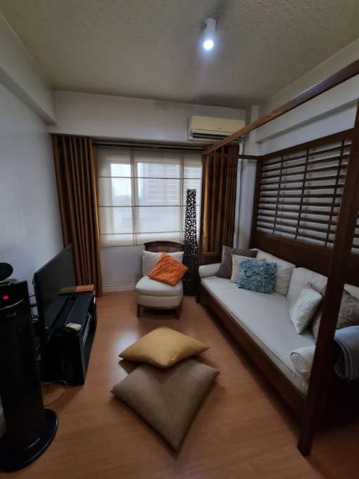 Cozy 1 BR apartment at the heart of BGC, Taguig view 3