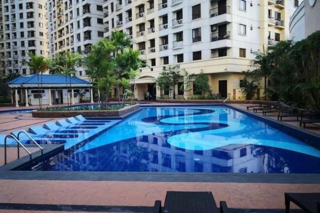 Cozy 1 BR apartment at the heart of BGC, Taguig view 4