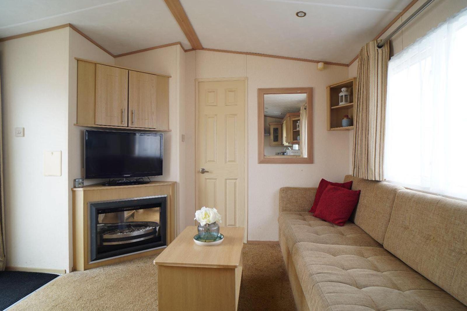 3 bedroom Caravan pets free linen included view 4