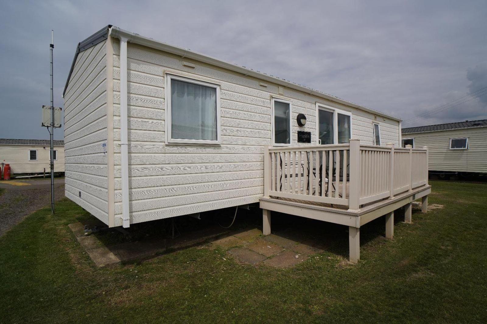 3 bedroom Caravan pets free linen included view 2