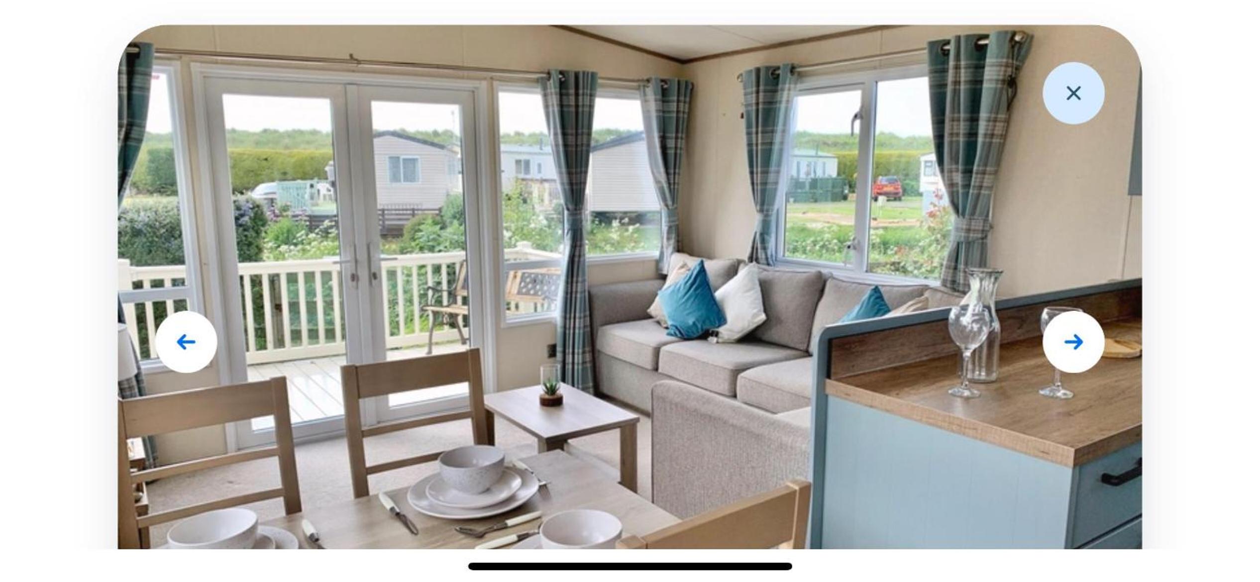 Luxury caravan-Sleeps 6- Pets Ok-Site Pool view 3