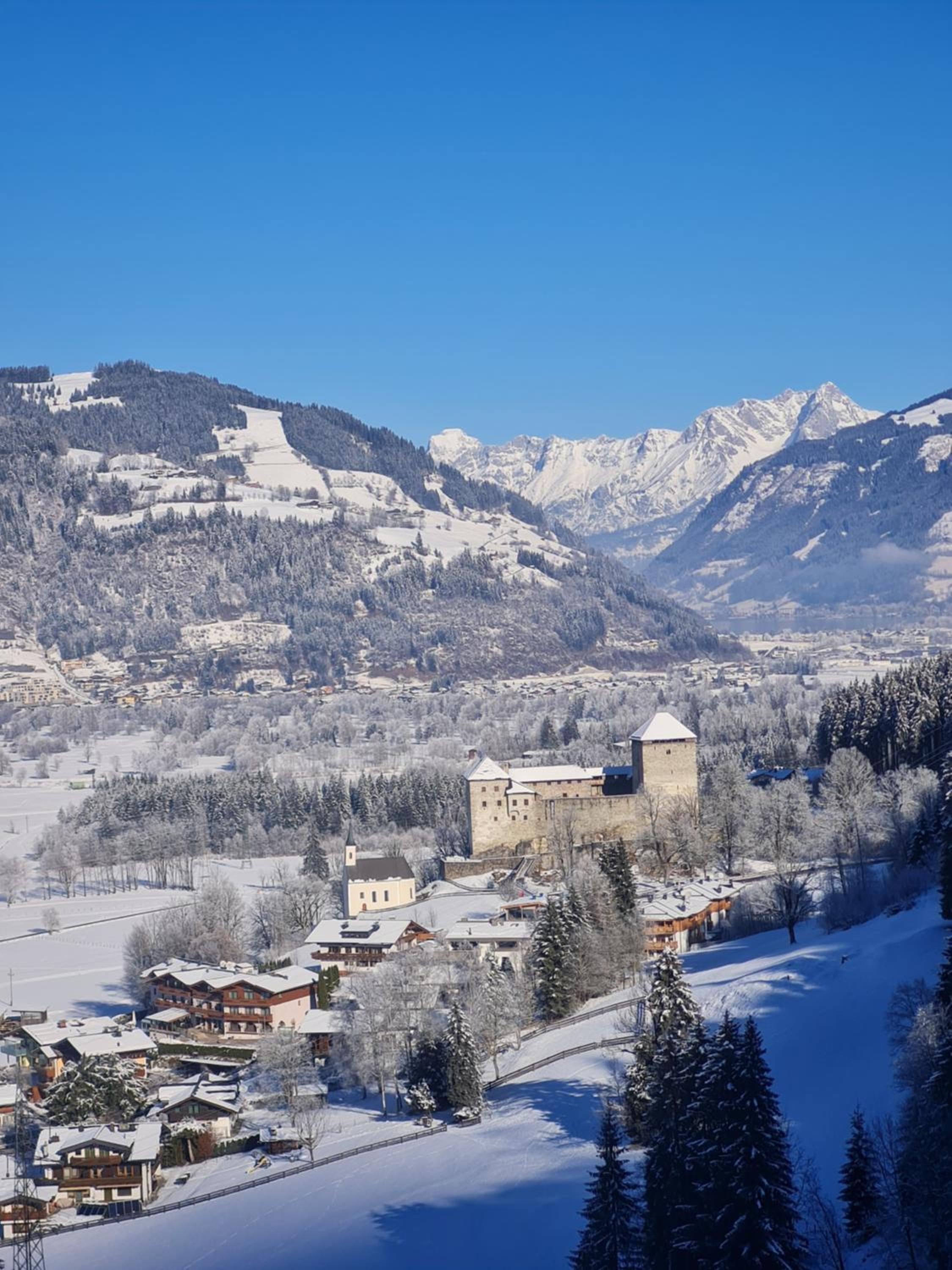 Panorama Hotel Guggenbichl - inkl Sommerkarte, einmaliger Eintritt ins Tauern Spa & bester Ausblick über Kaprun