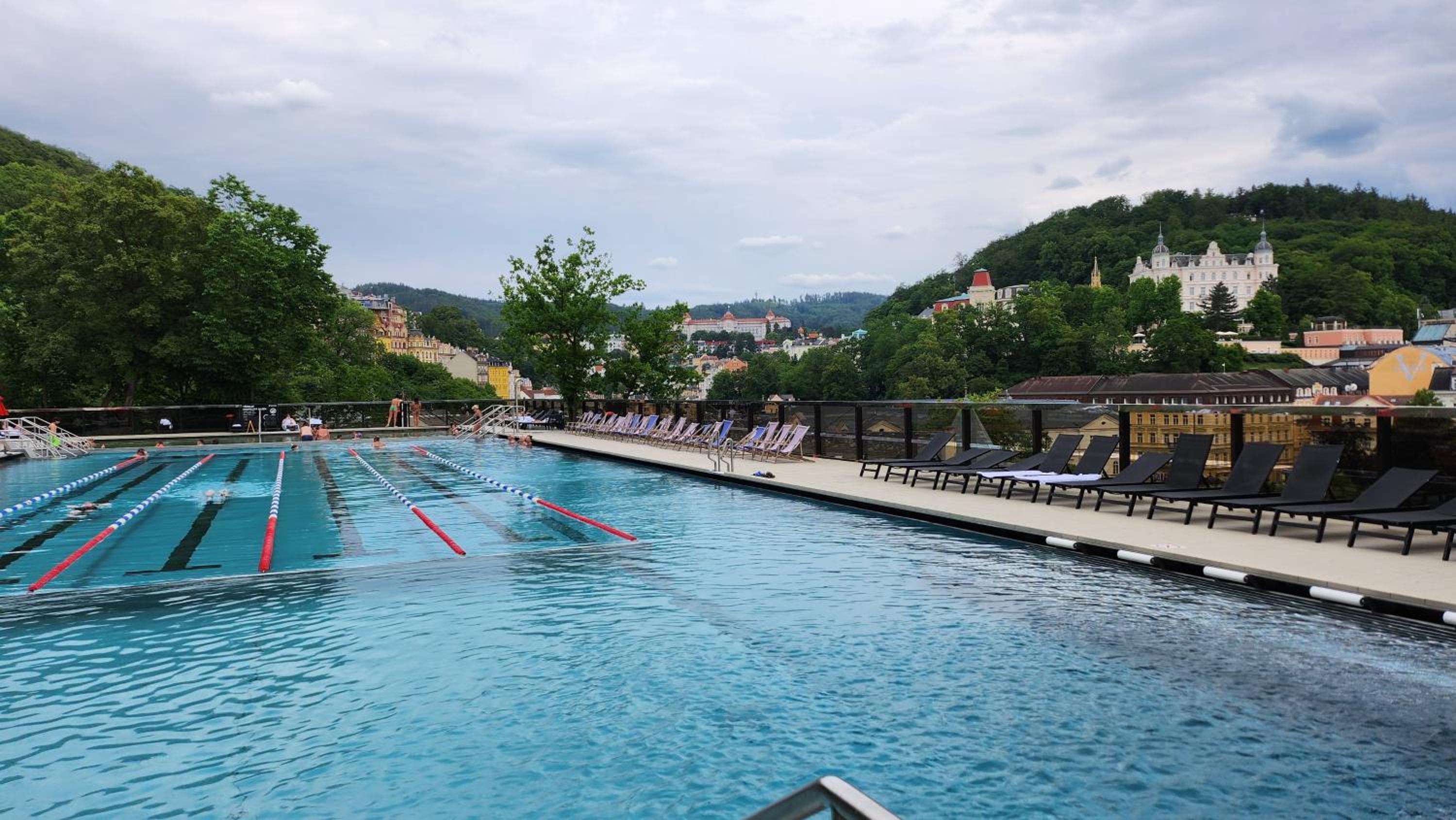 Centrum Karlovy Vary Divadelní