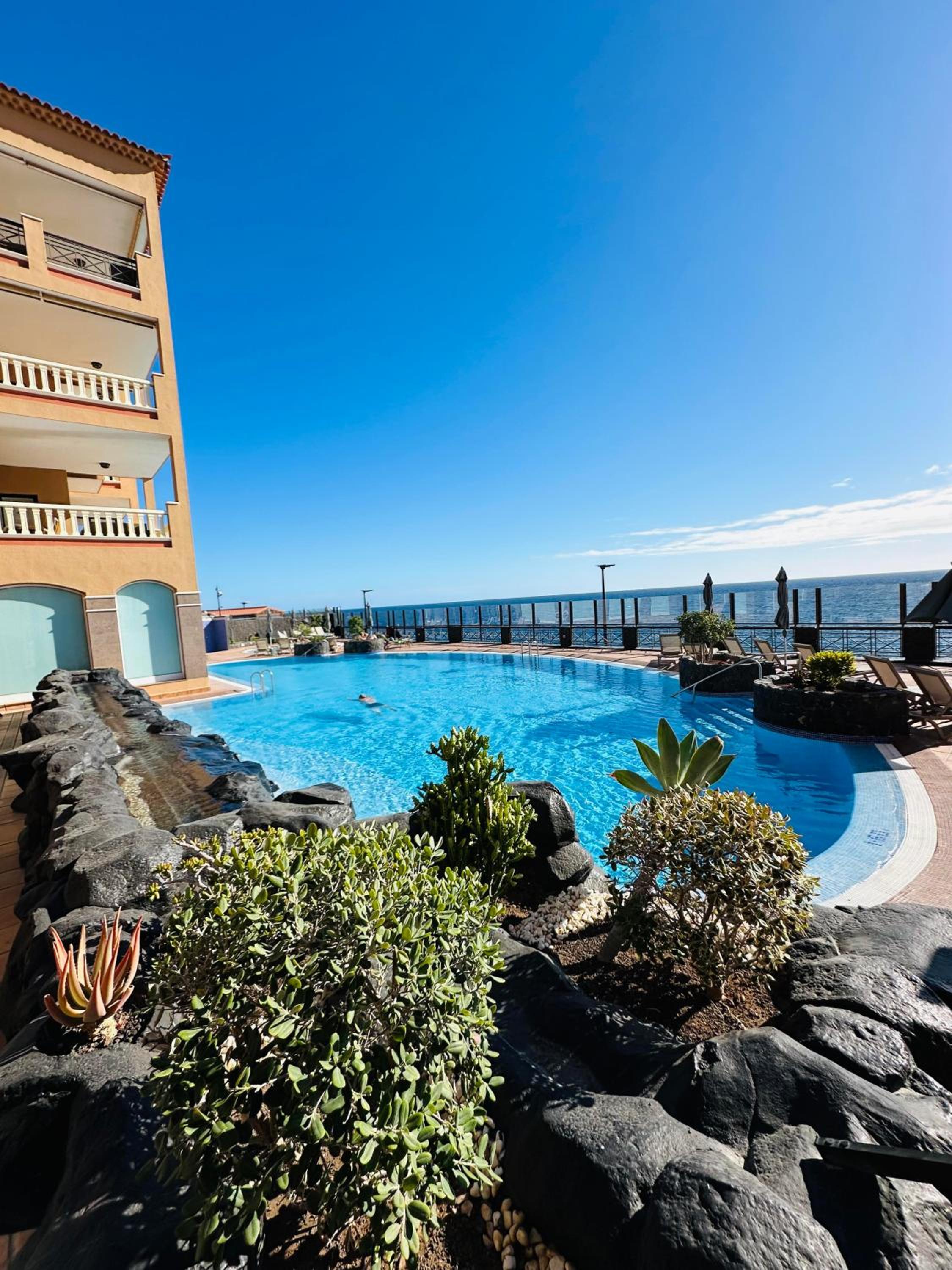 El Nautico Coral Suite - Oceanview Escape