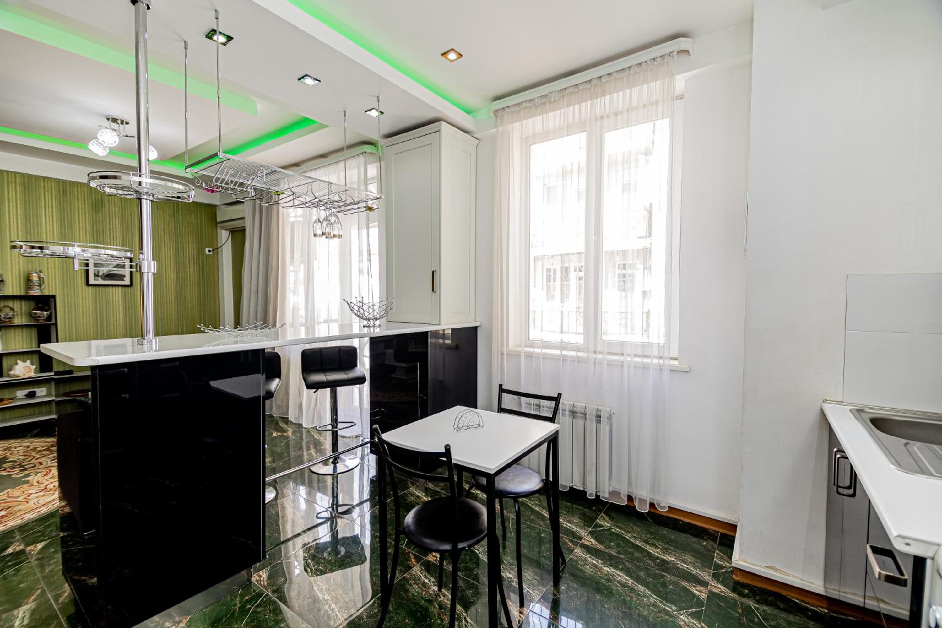 Old Metekhi Apartment